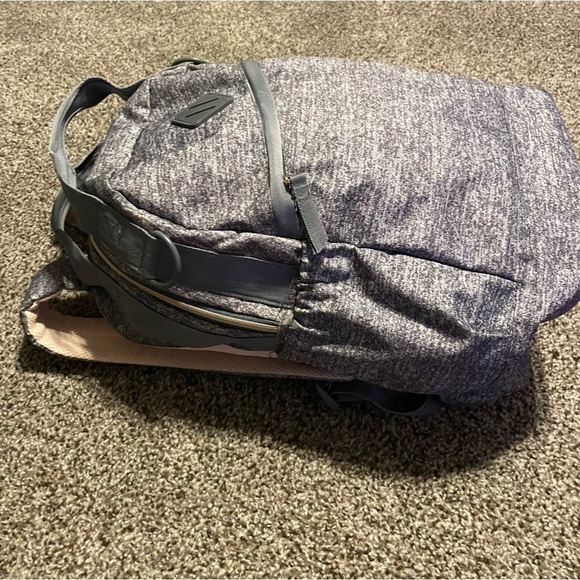 Adidas backpack gray and light pink in great condition! - Picture 7 of 8